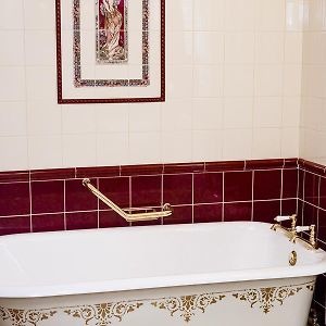 Queen Suite